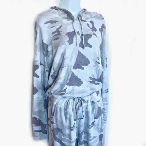New York & Co Camo Print Hoodie & Sweat Pant Set